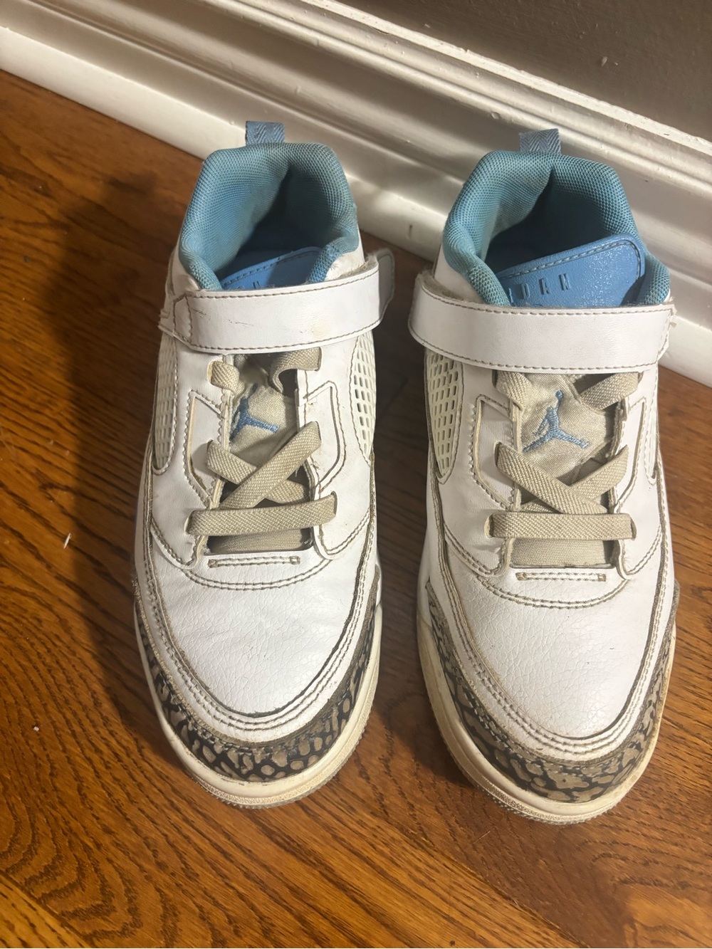 Jordan Kids White and Light Blue Low-Top Sneakers